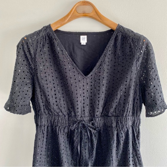 Gap Maternity Black Ruffle Eyelet Dress Size Medium - Picture 3 of 6